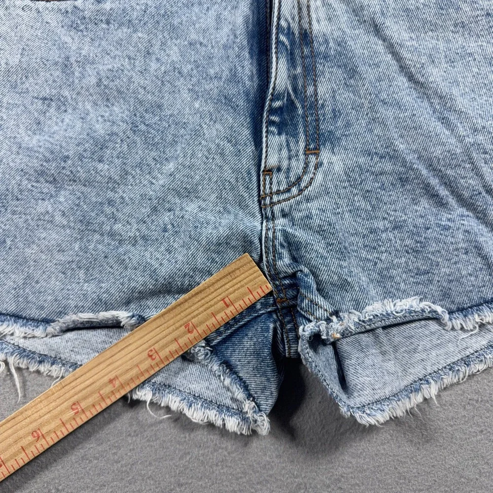Vintage Tommy Jeans Denim Shorts Women 30 High Rise Raw Hem Acid Wash Light Blue - Picture 4 of 11